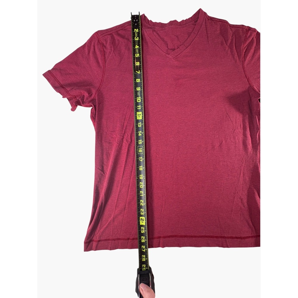 Lululemon V-Neck T-Shirt Mens M Burgundy Excellent Heathered Short Sleeve Tee - Picture 3 of 9